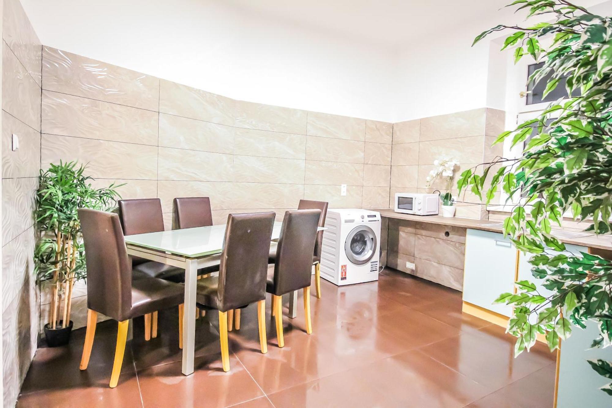 וינה Comfortable Accommodations In The Alterlaa Area Lv6 מראה חיצוני תמונה